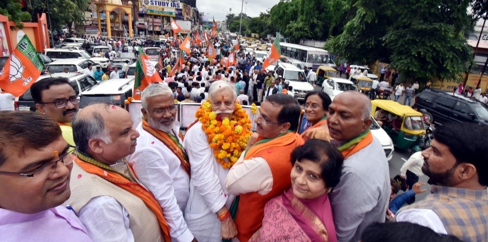 Uttar Pradesh Byelecton :भारतीय जनता पार्टी  BJP के उम्मीदवारों ने नामाकंन पर्चे दाखिल किए । 